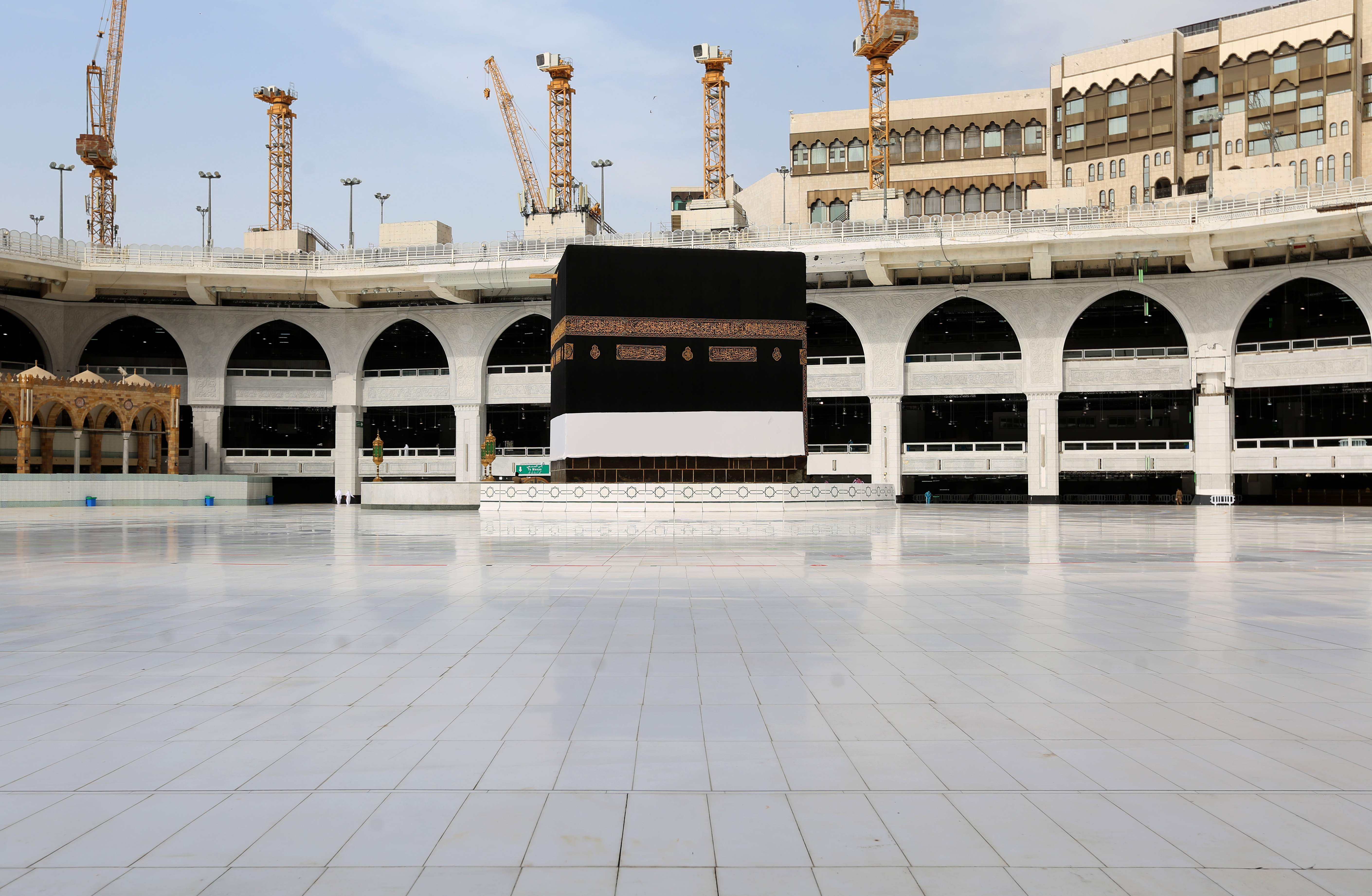 بەوێنە: چۆڵیی کەعبە لە یەکەم رۆژی حەجدا ناخهەژێنە بۆ موسڵمانان 